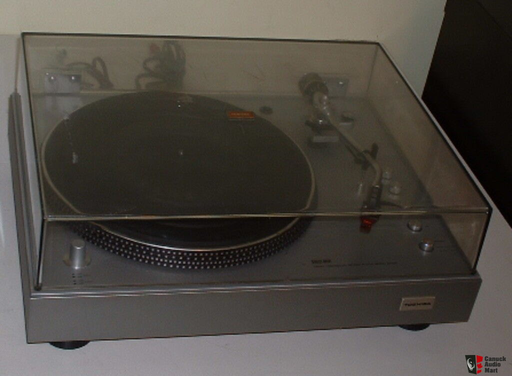 Toshiba/Aurex SR-355 direct drive turntable with dynavector 10x5