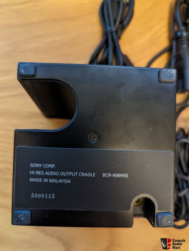 Sony BCR-NWH10 Walkmam Dock for wm1z wm1a For Sale - Canuck Audio Mart