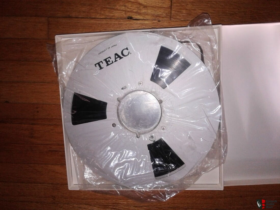 TEAC RE-1002 10.5 inch take-up reel in original Teac box (PENDING