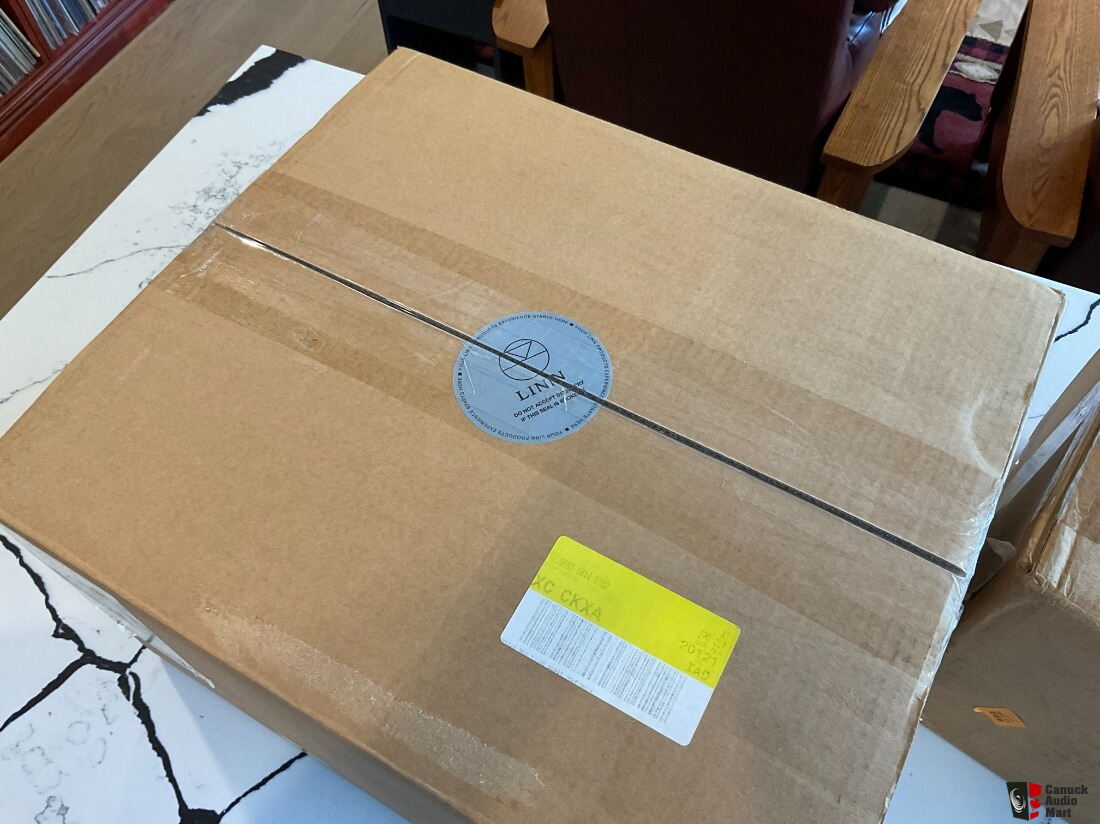 Linn Sondek LP12 w/ Ittok LV II Tonearm, Lingo Power Supply, Cirkus ...