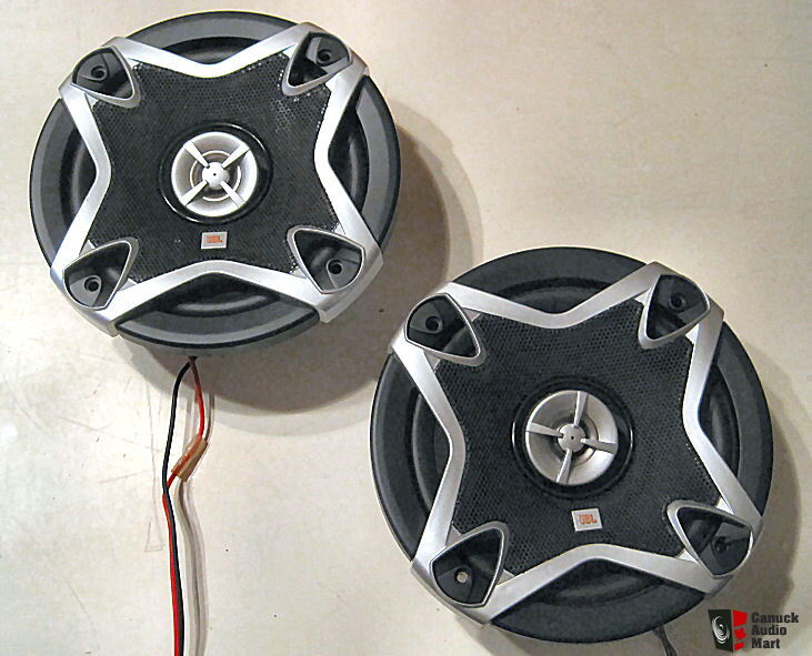 GT5-652 Two-Way Speakers 45 Watts RMS 135 Watts Peak Photo - Audio Mart