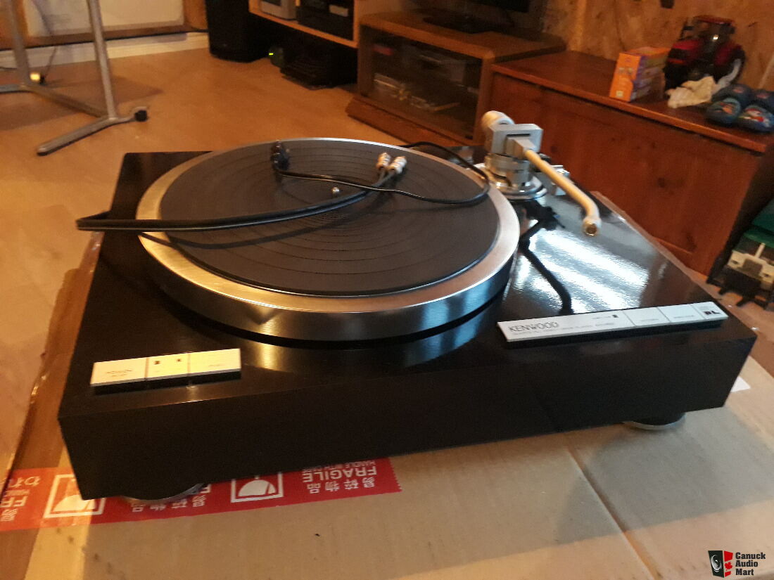 Kenwood KP-990 direct drive turntable; works and plays perfectly
