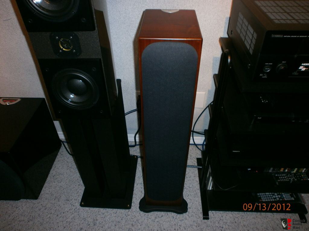 Monitor Audio RS8 Walnut color8.9/10 with OBM,Great performers.Sold to