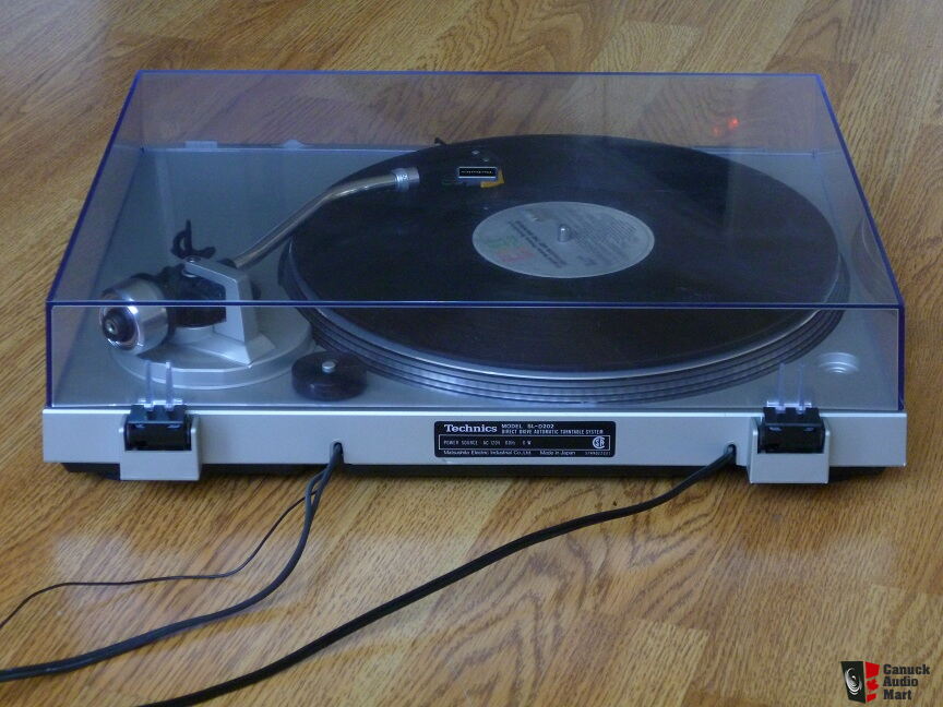 Platine vinyle Technics SL-D202, entraînement direct