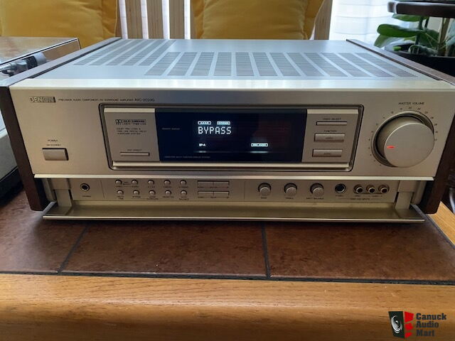 Denon A/V Surround Integrated Amplifier model AVC-2020G with