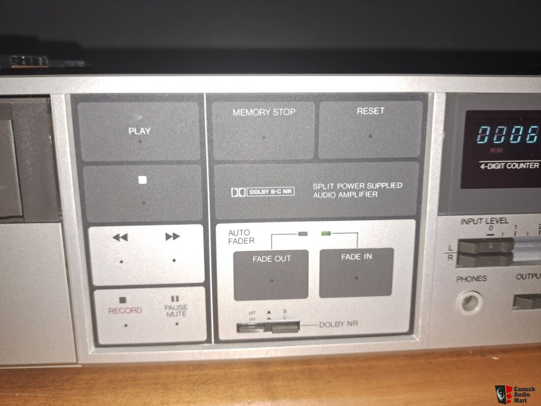 Lecteur Cassette Audio De Marque Denon Modele Ddr-M7 . A Verifier