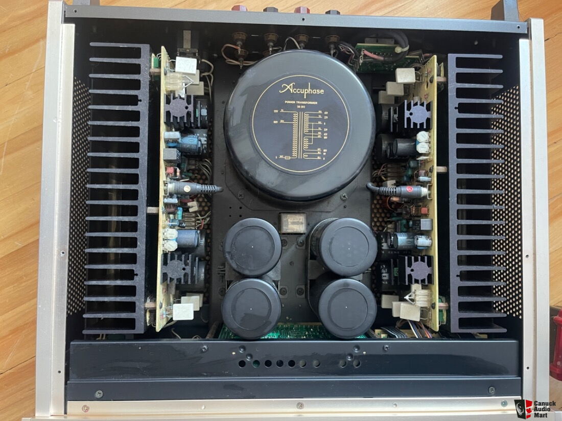 Accuphase P-266 amplifier (class A switching) 117v Canadian power