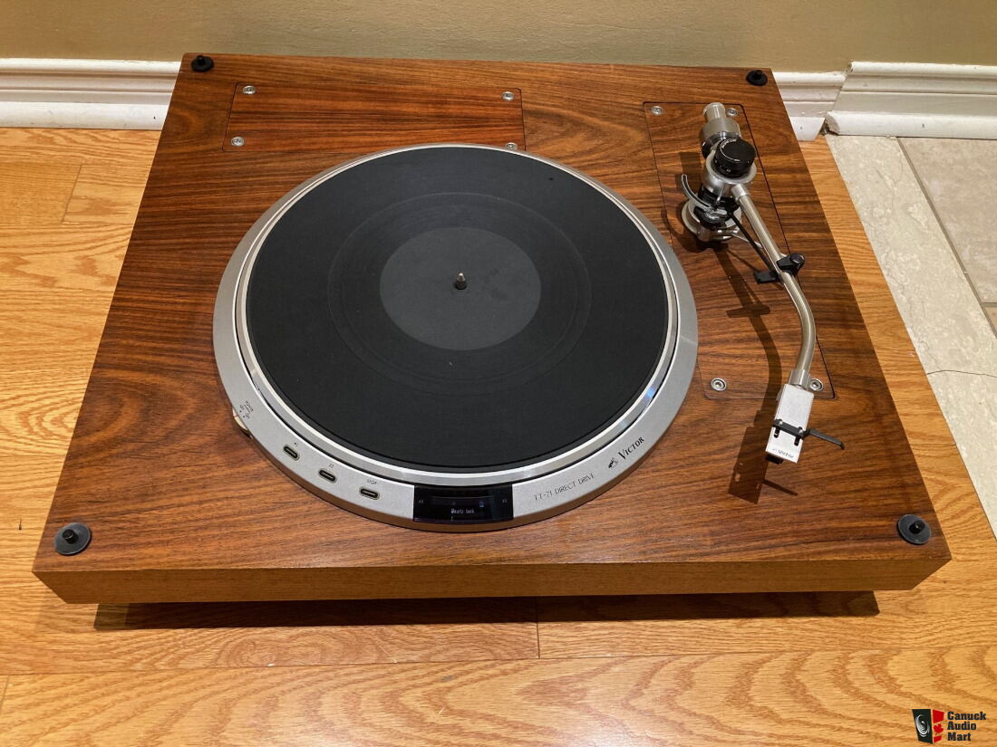 Victor / JVC TT-71 Quartz Lock direct drive turntable with Victor