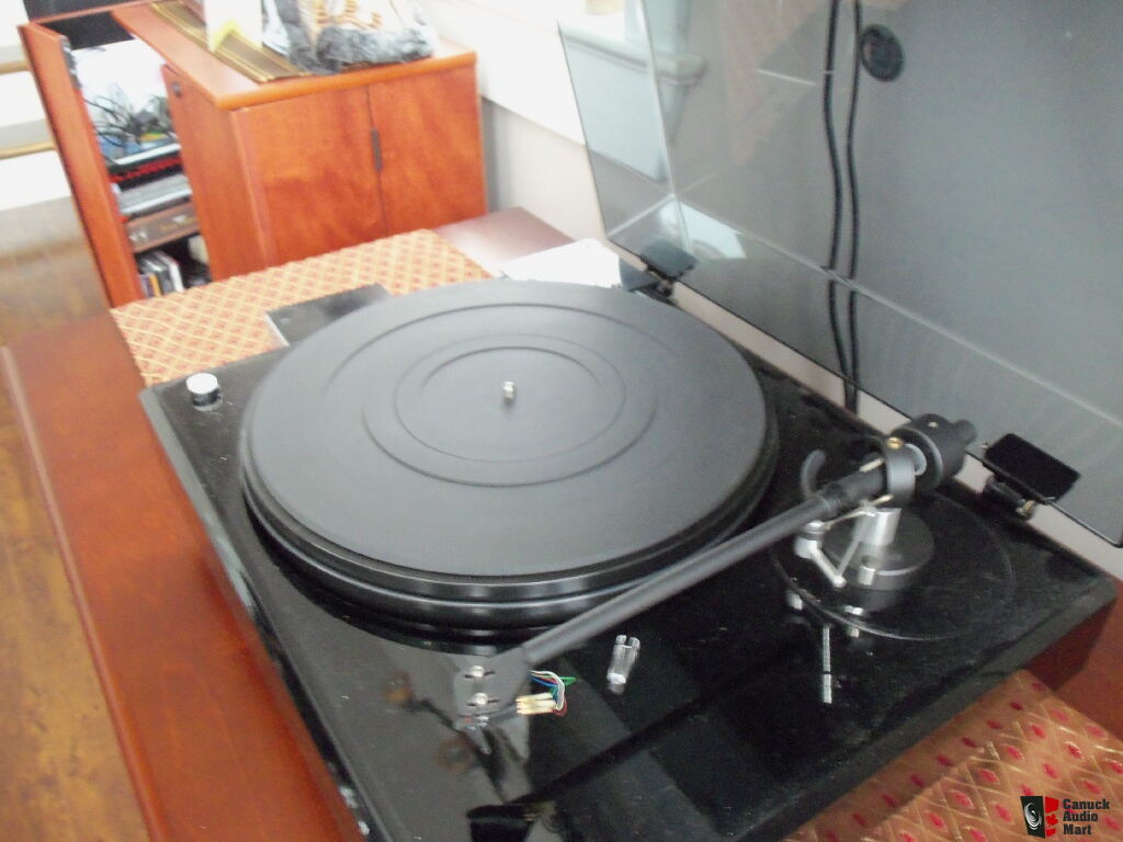 Opus 3 Continuo Turntable Photo Canuck Audio Mart