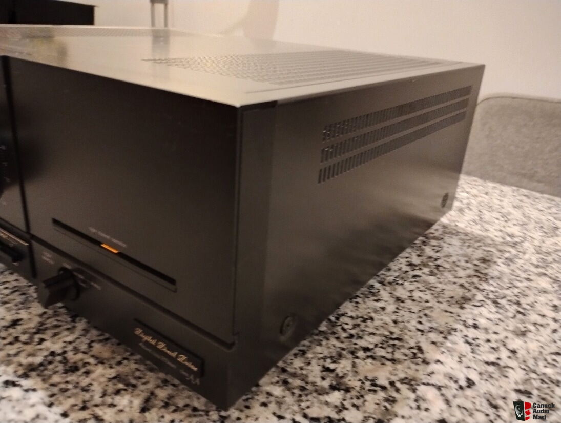 Technics SE M100 Digital Power Amplifier Photo 5270407 Canuck Audio Mart Technics Se M100 Digital Power Amplifier Photo 5270407 Canuck Audio Mart