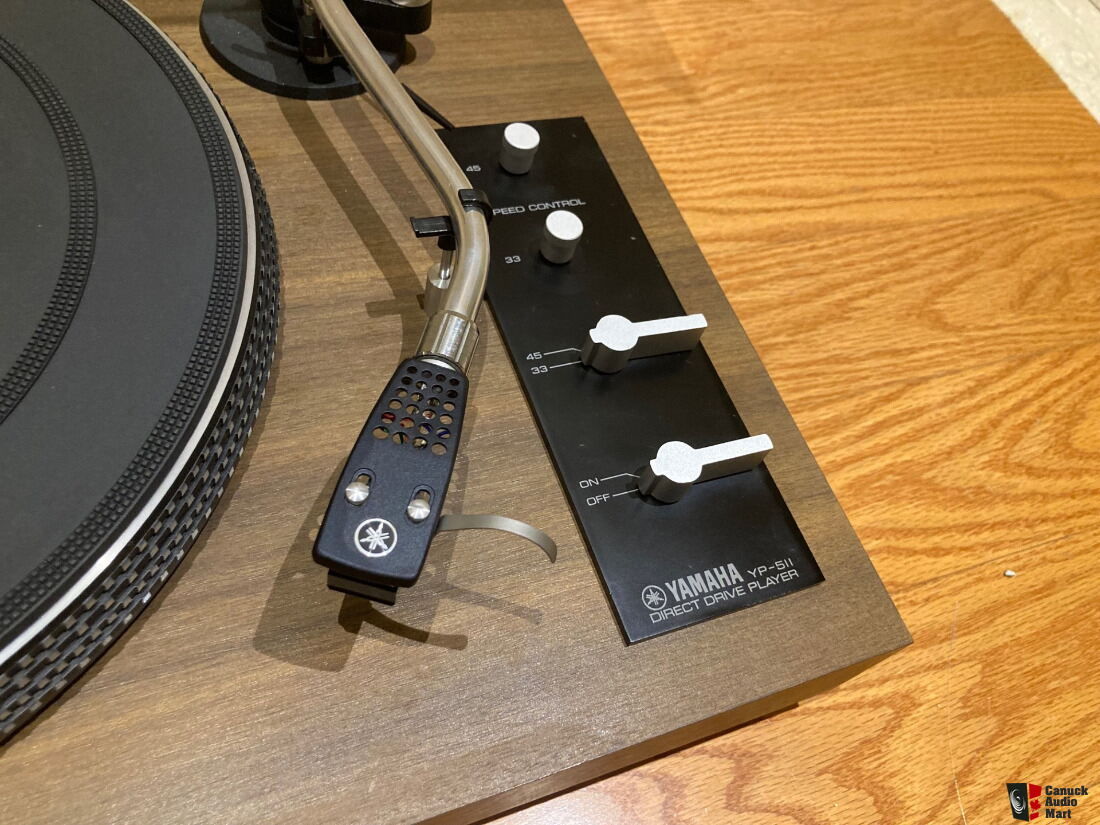 Yamaha YP-511 professional turntable with original box ! For Sale