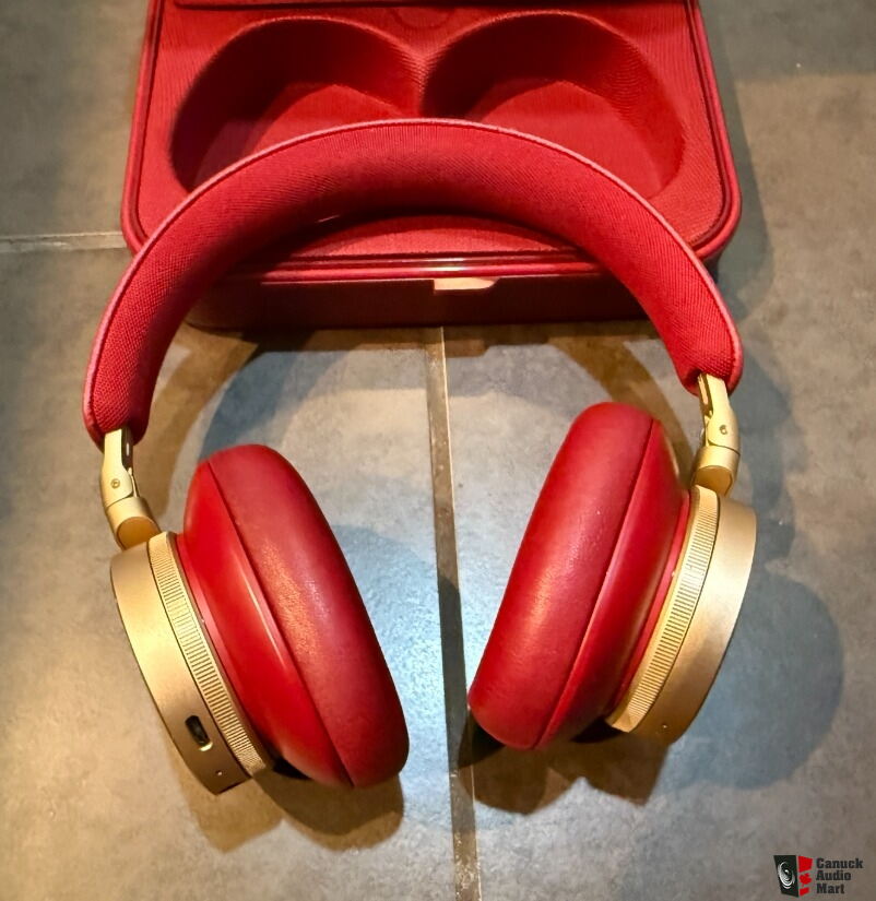 Bang & Olufsen Beoplay H95 Lunar Red Wireless Headphones Photo