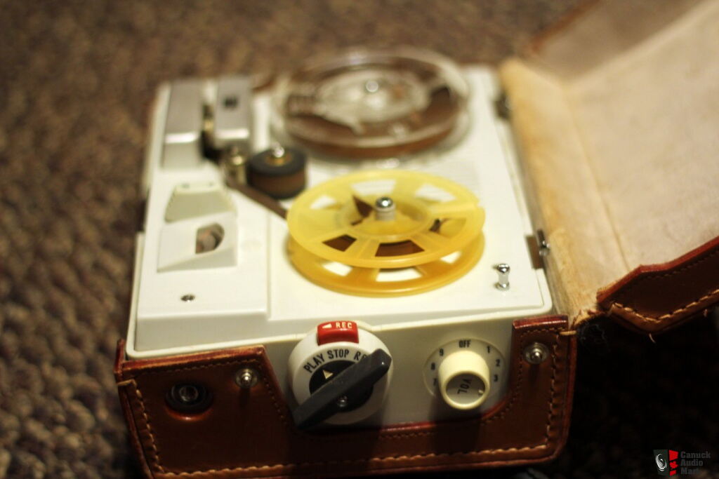 Hitachi Belsona reel to reel mini tape recorder Photo #564392