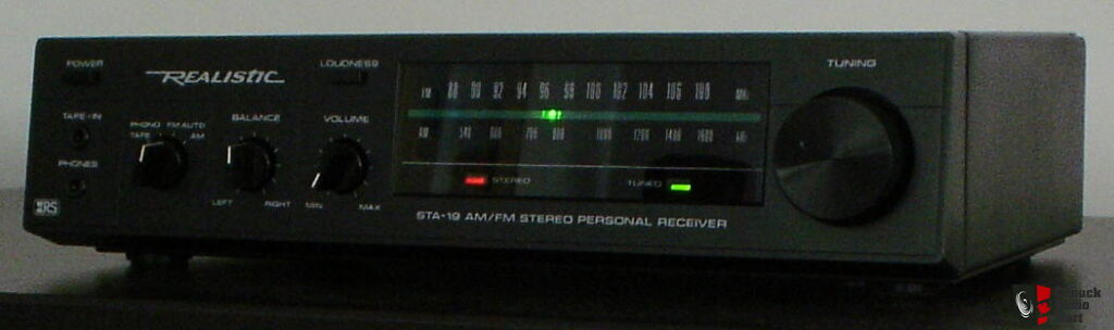 Realistic STA-19 AM/FM Personal Stereo Receiver (Radio Shack 31-1975A) + Yamaha NS-C5B Speakers + Mo