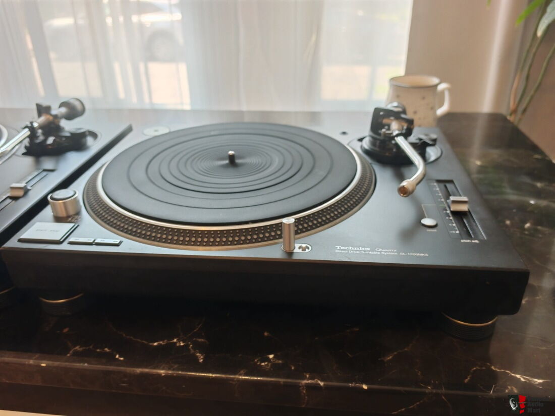 2 x Technics SL1200 MK5 Photo #6298679 - Canuck Audio Mart