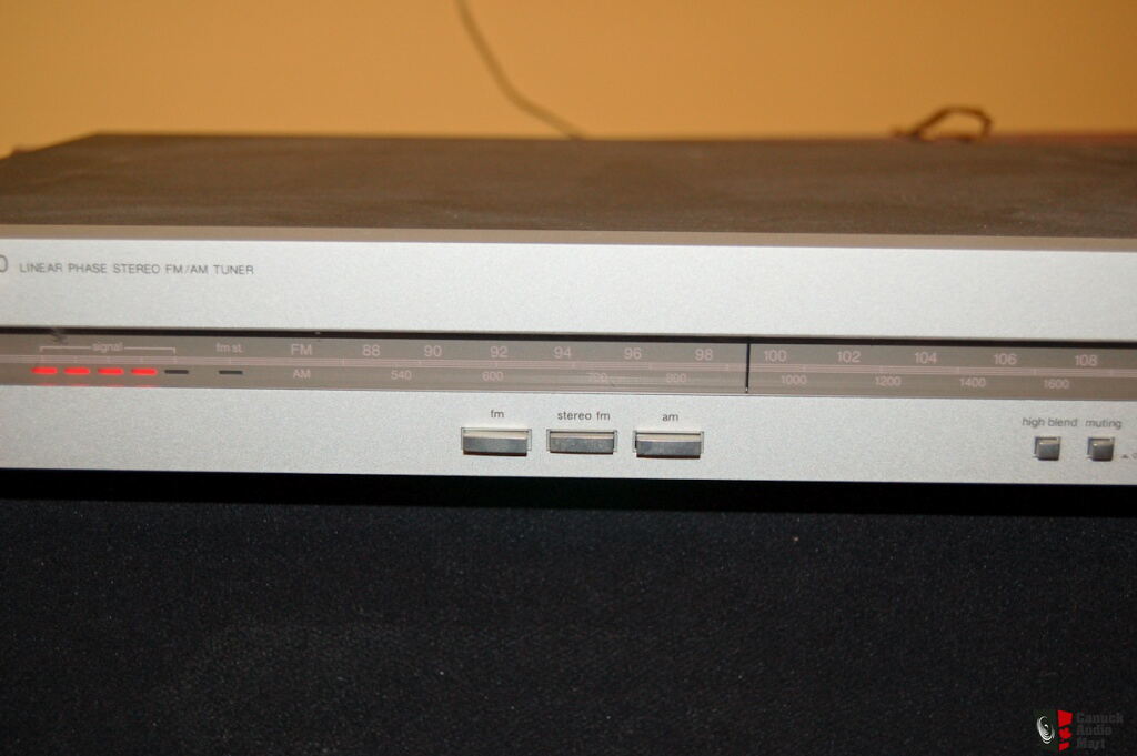Harman Kardon TU-610 tuner Photo 