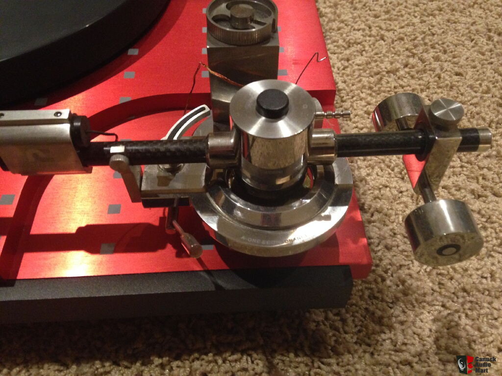 Consonance Liu Turntable With ST600 Tonearm Dynavector 10X5 Cartridge