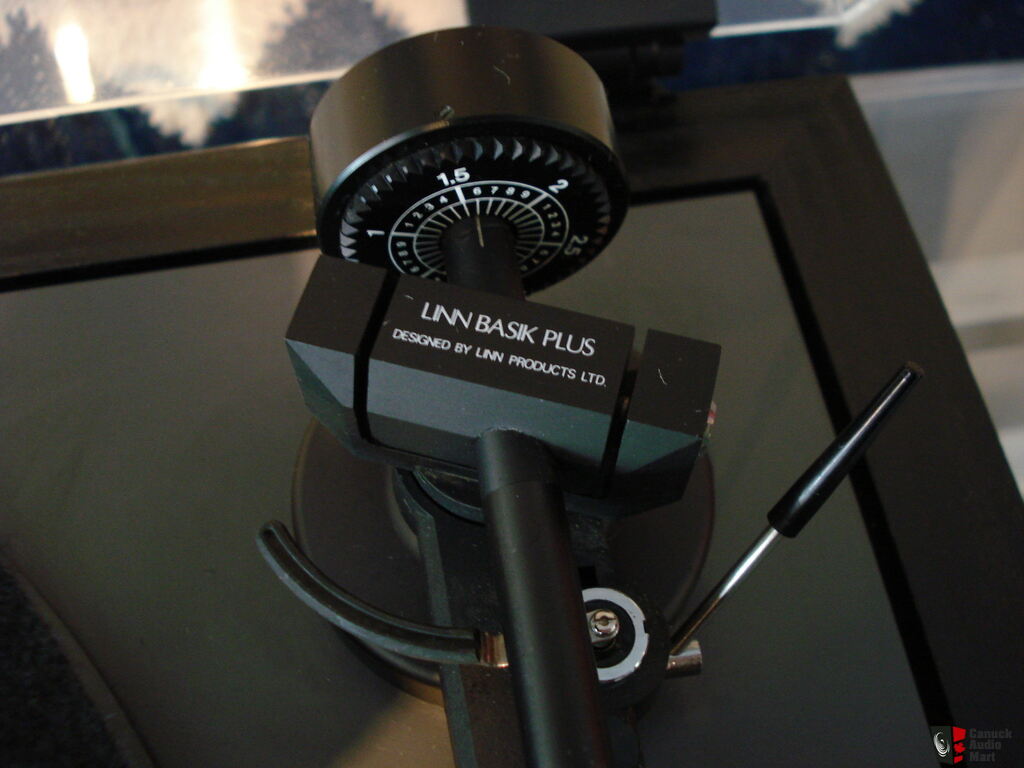 linn-axis-turntable-with-basik-plus-arm-and-new-grado-cart-photo