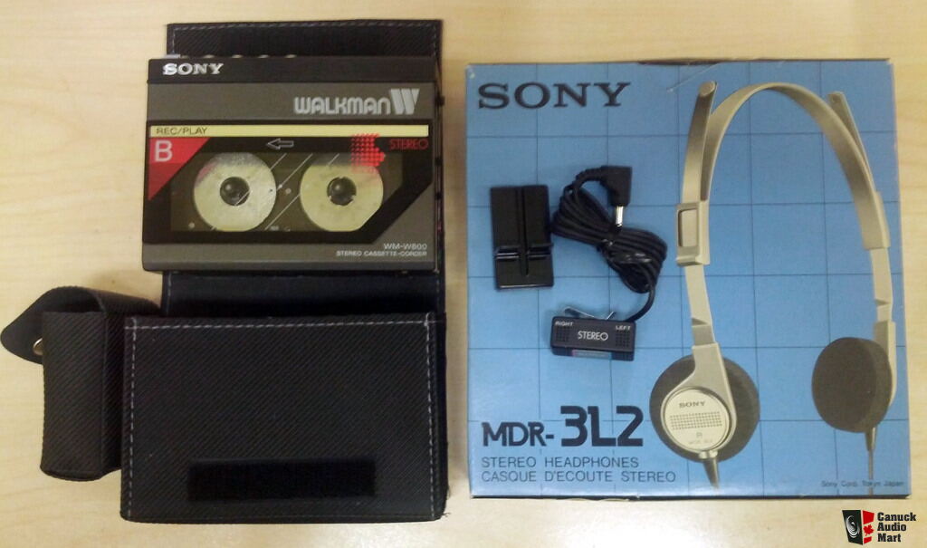 Sony WM-W800 Dual Cassette Recorder Walkman with Case, Microphone