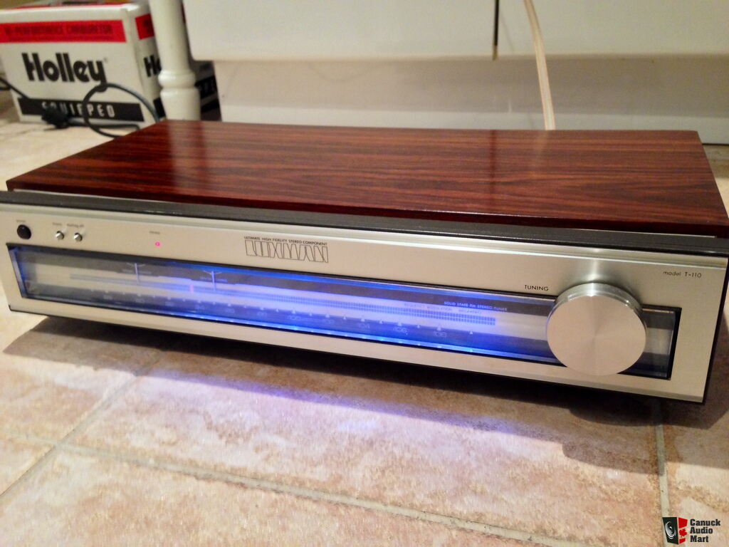 Tuner FM Stéréo Luxman T-110U (T-110) - Haute Fidélité - Analogique - Japonais 70's