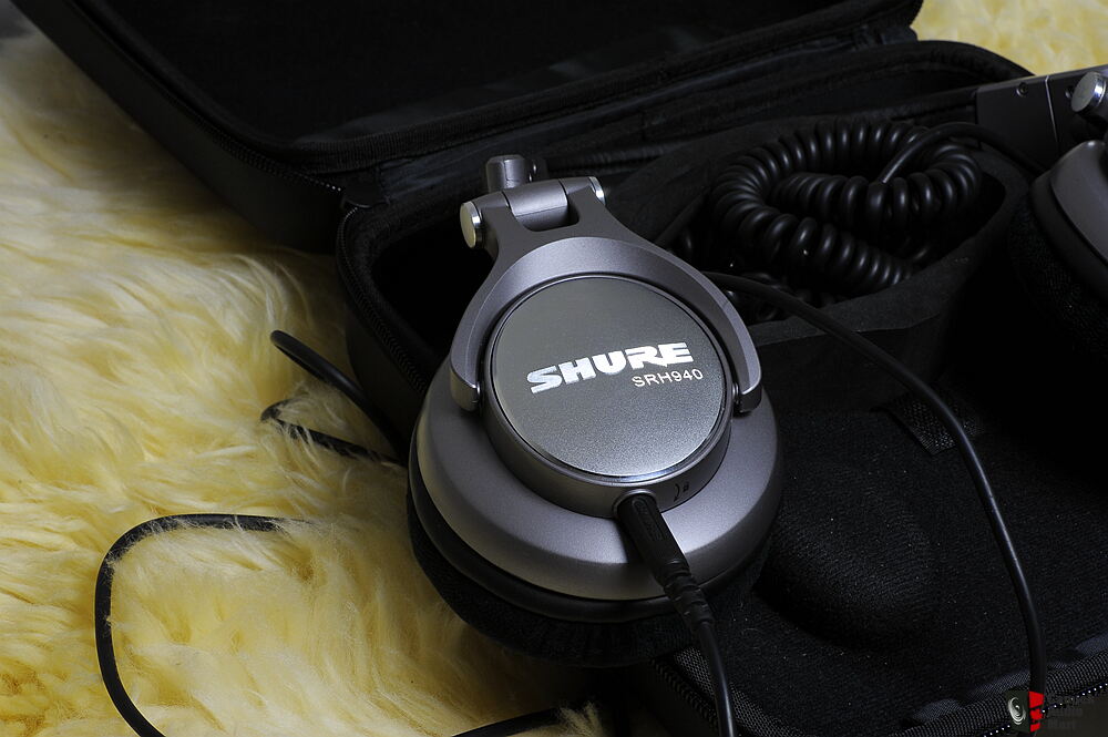 Shure srh940 discount professional reference headphones